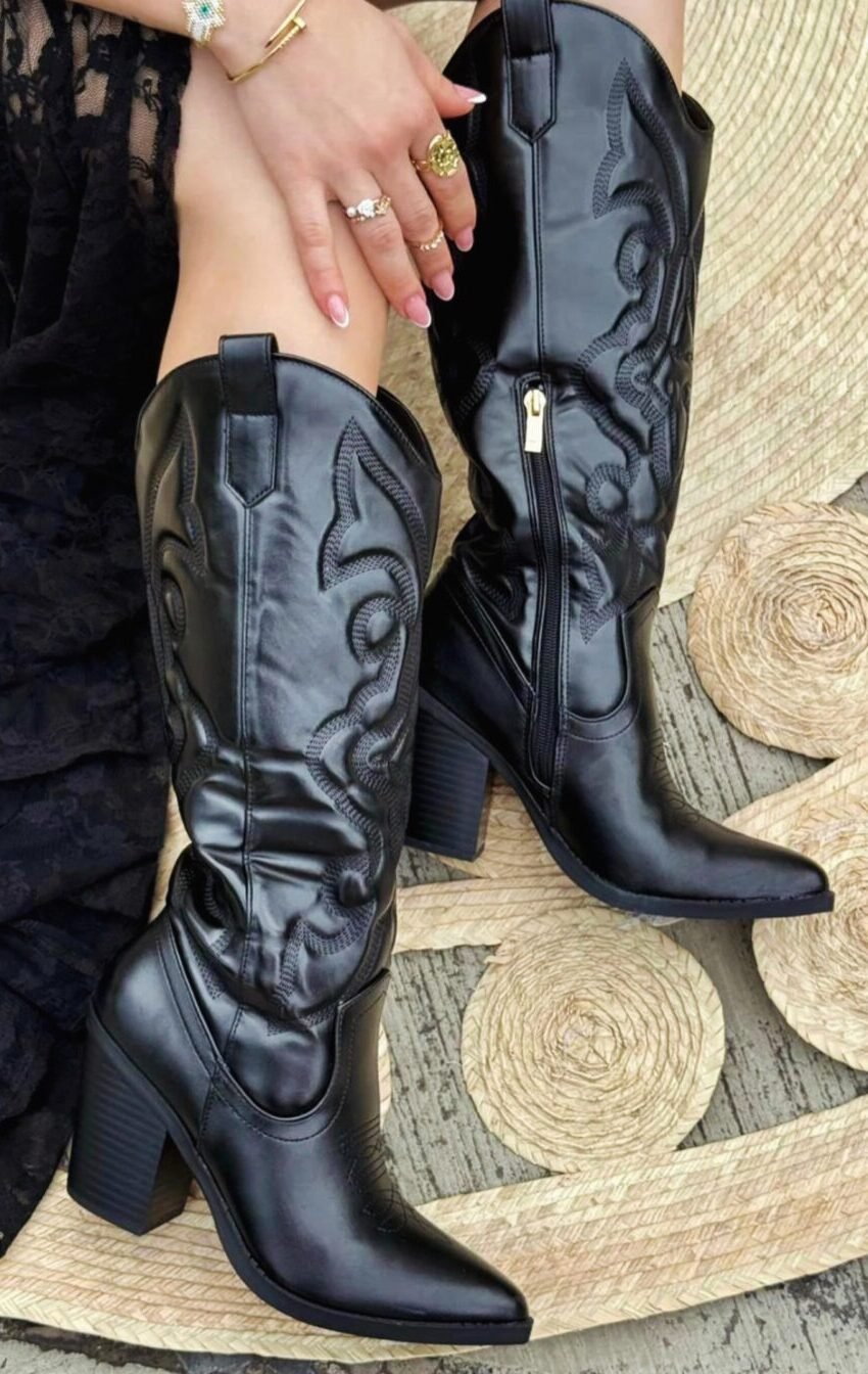 BOTA VAQUERA CON BORDADO