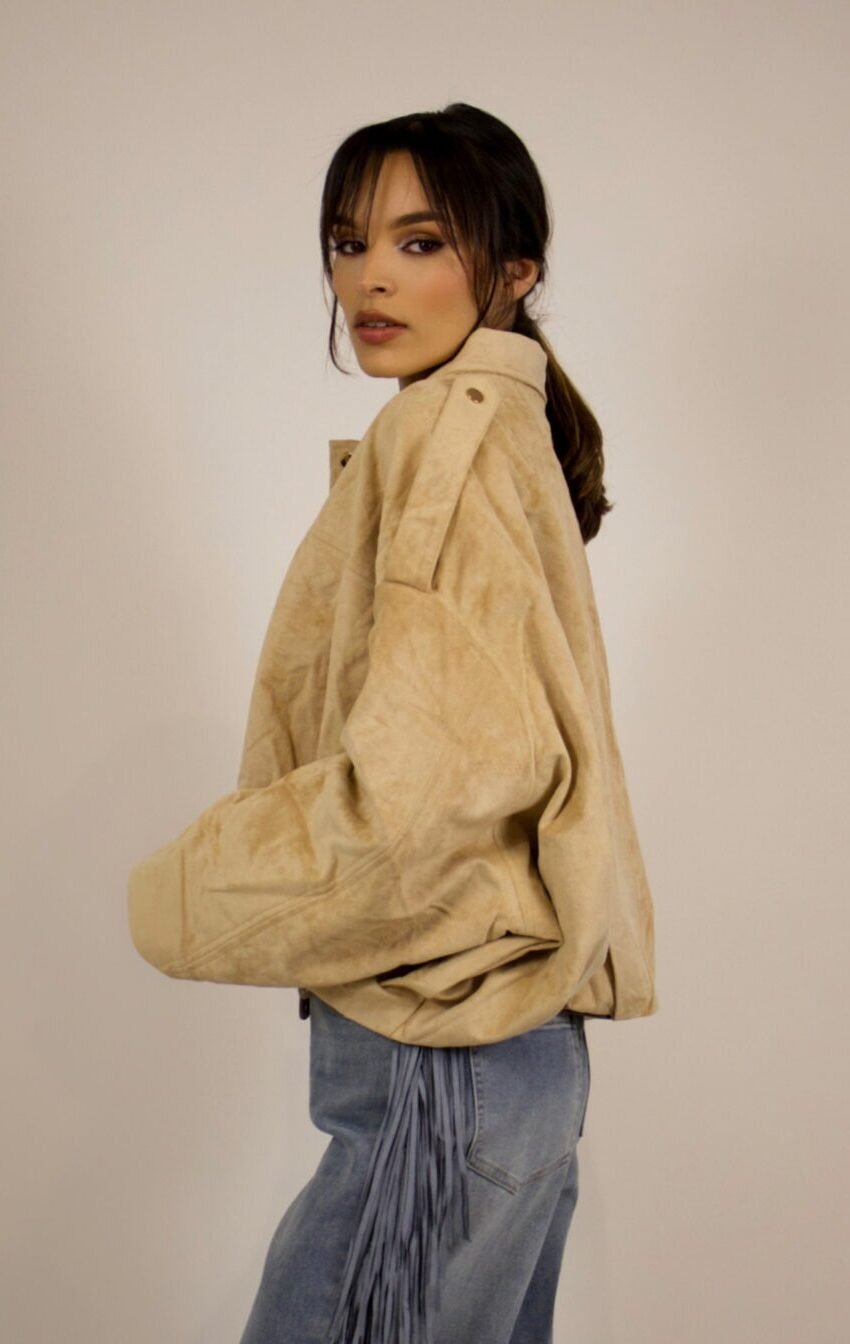 chamarra gamuza over size - Image 3