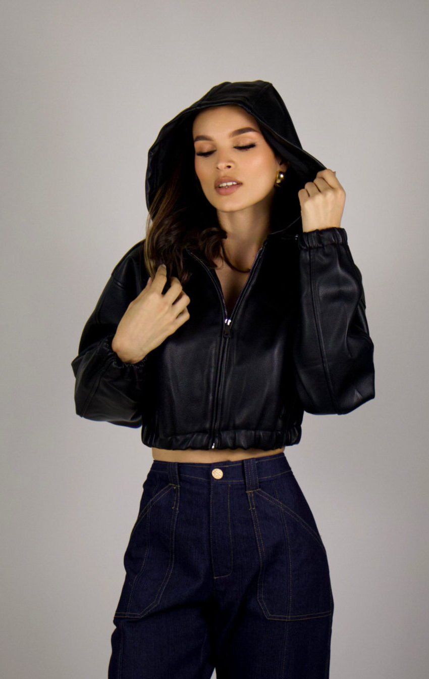 chamarra crop vinipiel