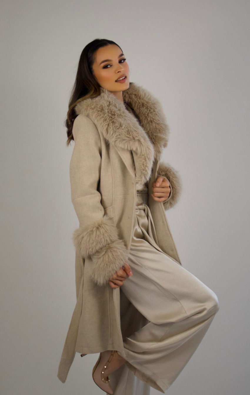 abrigo con peluche desprendible