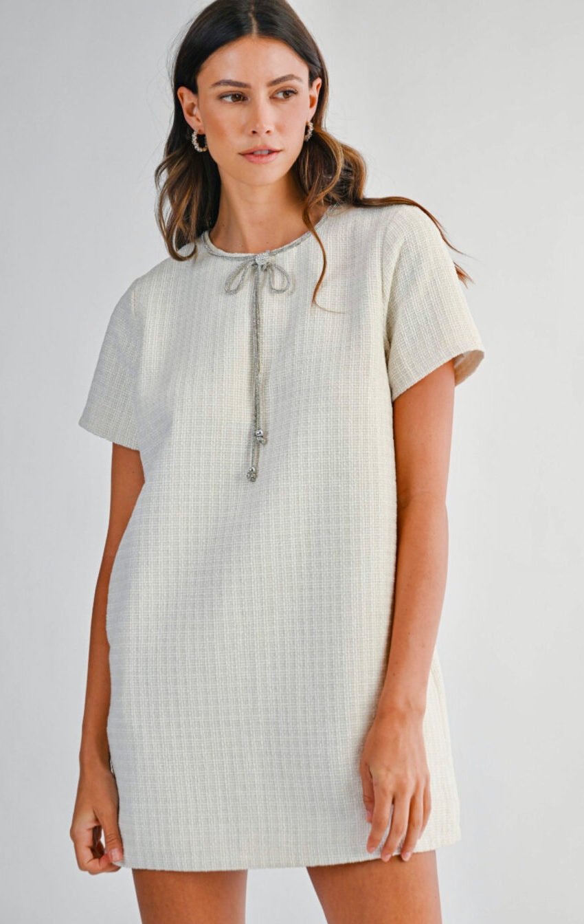 vestido con moño de cristales