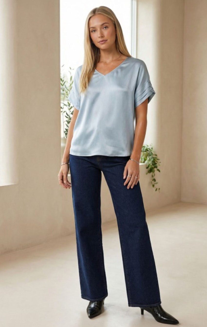 blusa satinada con mangas - Image 3