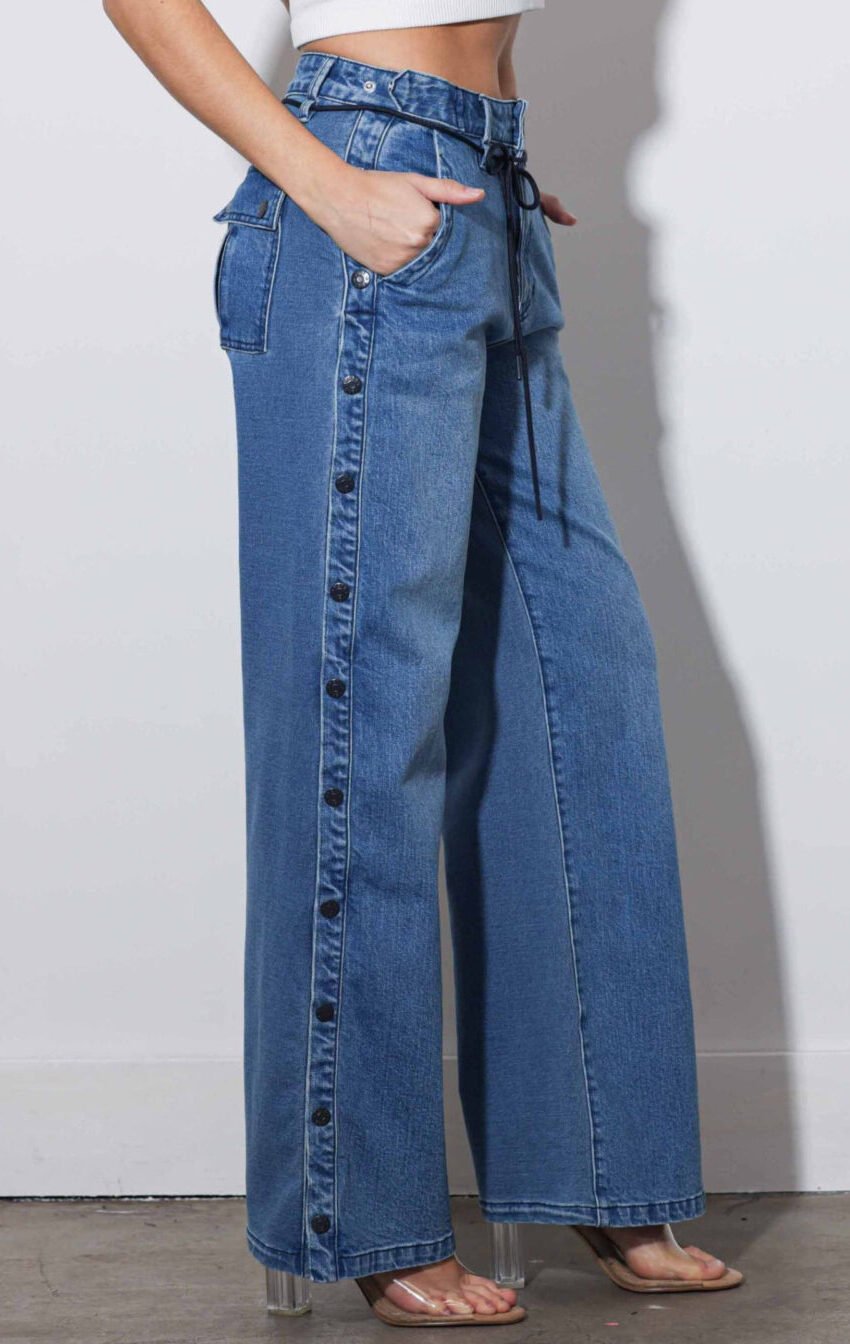 jeans palazzo con botones laterales - Image 3